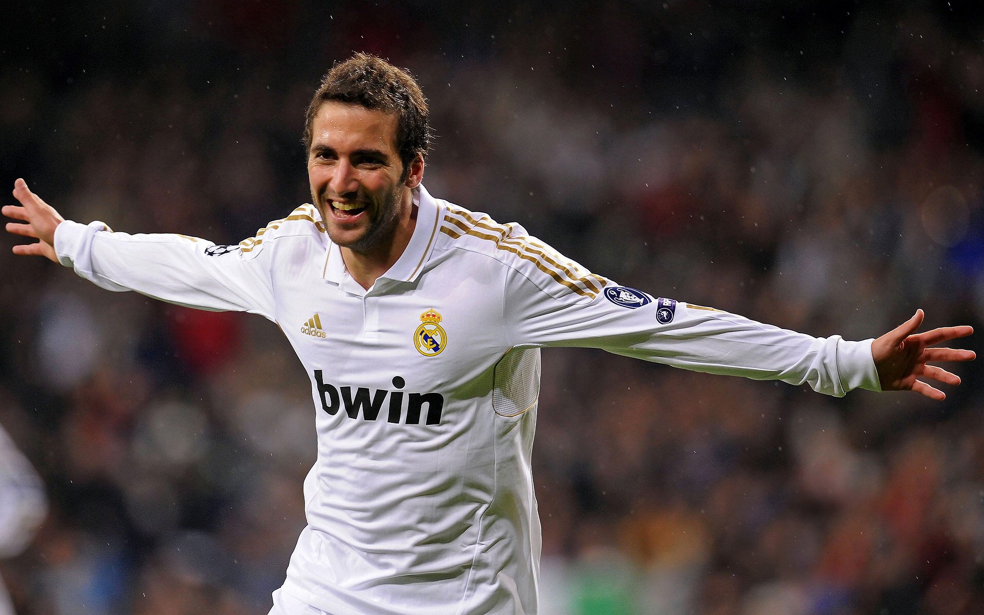 “帕布罗·马特拉：美洲狮队的防守标杆，未来发展不可限量”