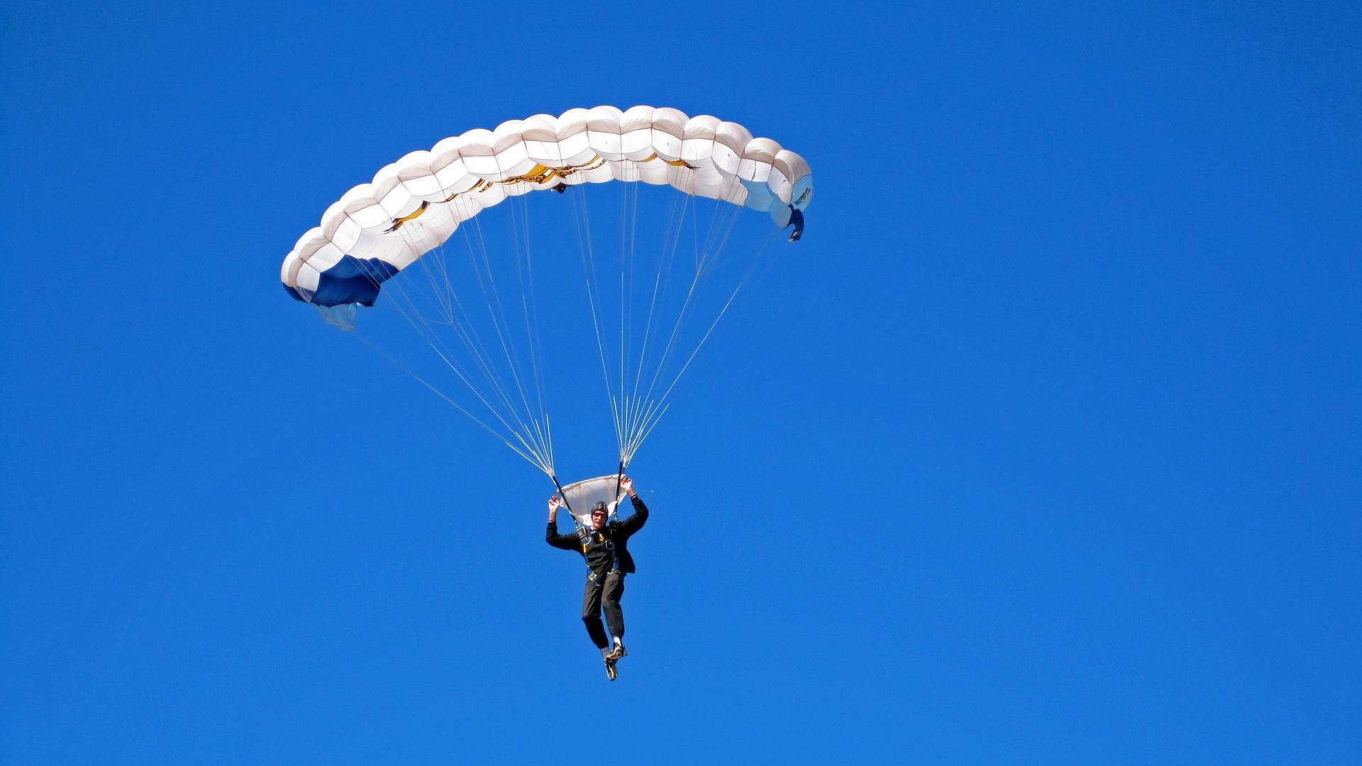 篮球让青春拥有更多可能，篮球让生活更精彩